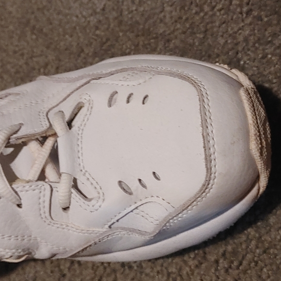 New Balance 608 - Picture 2 of 3